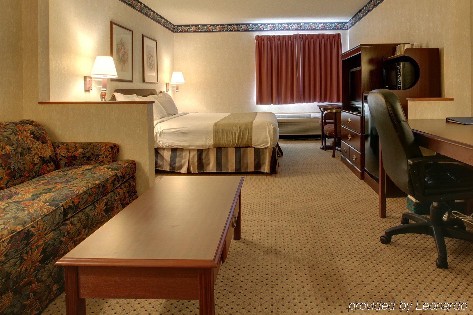 Americas Value And Hotel Saint Charles