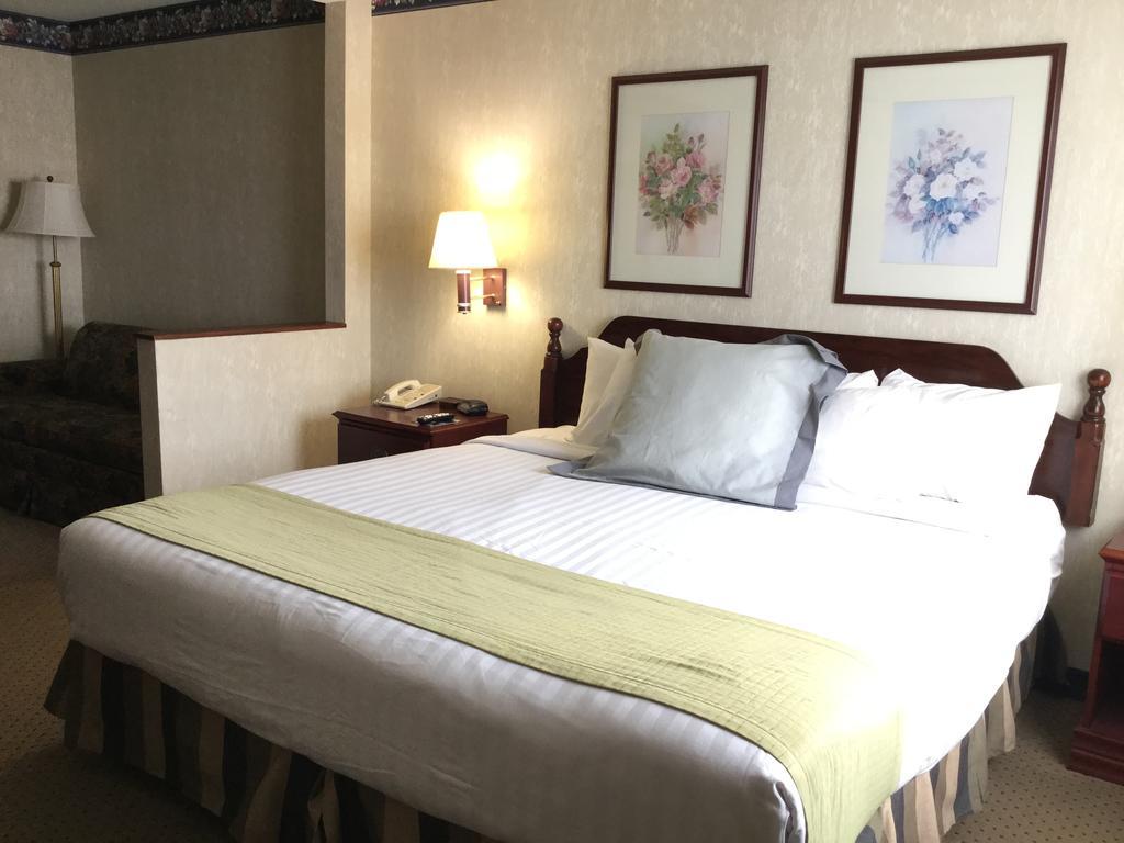Americas Value And Hotel