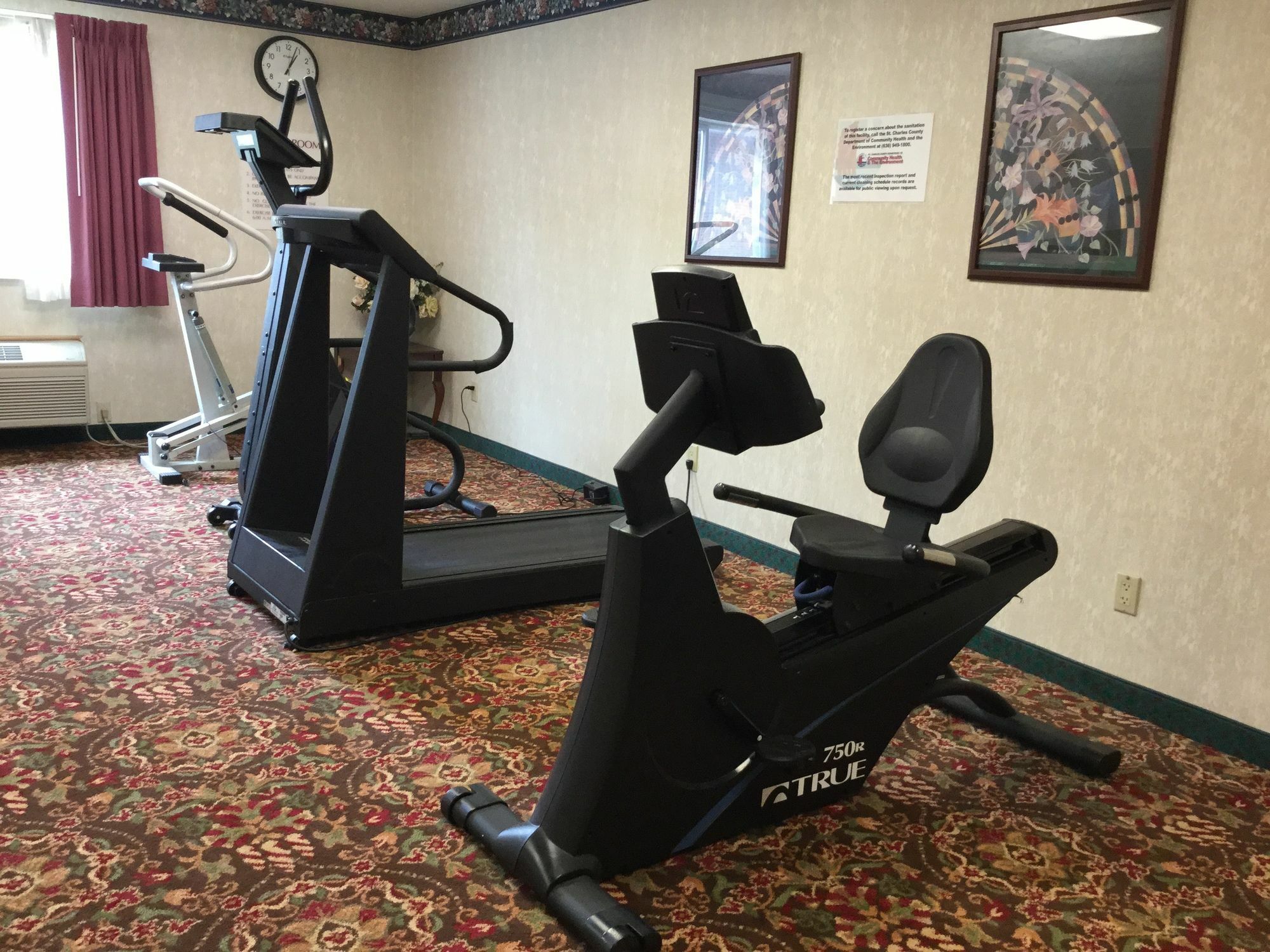 Americas Value And Hotel Saint Charles
