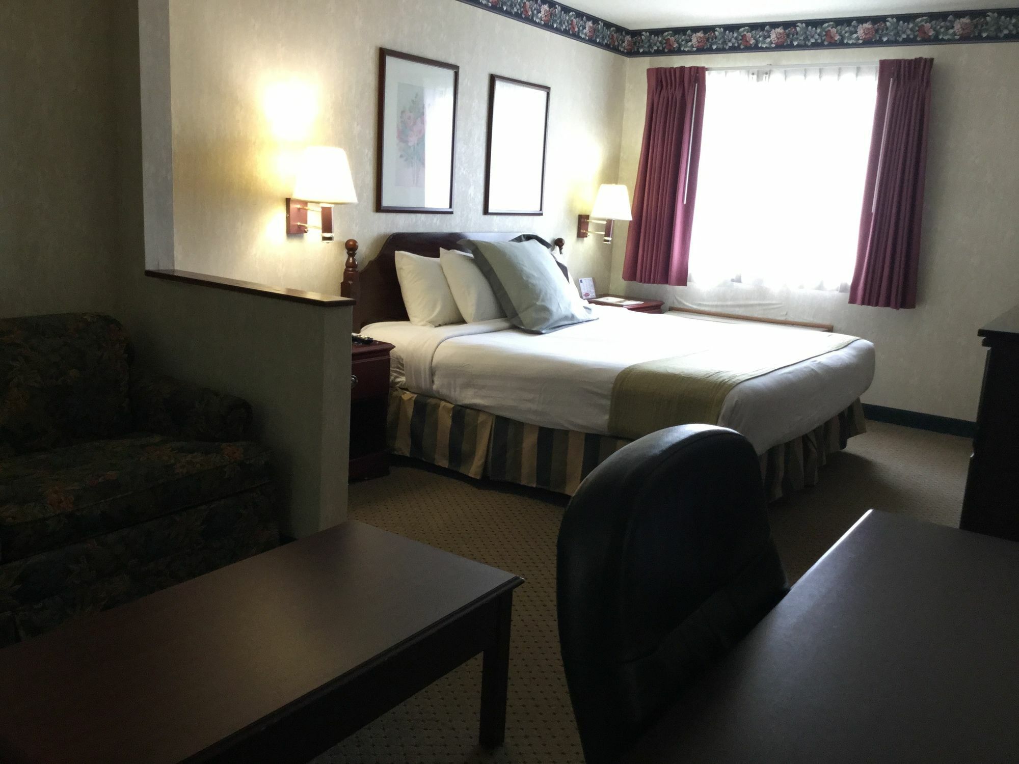 Americas Value And Hotel